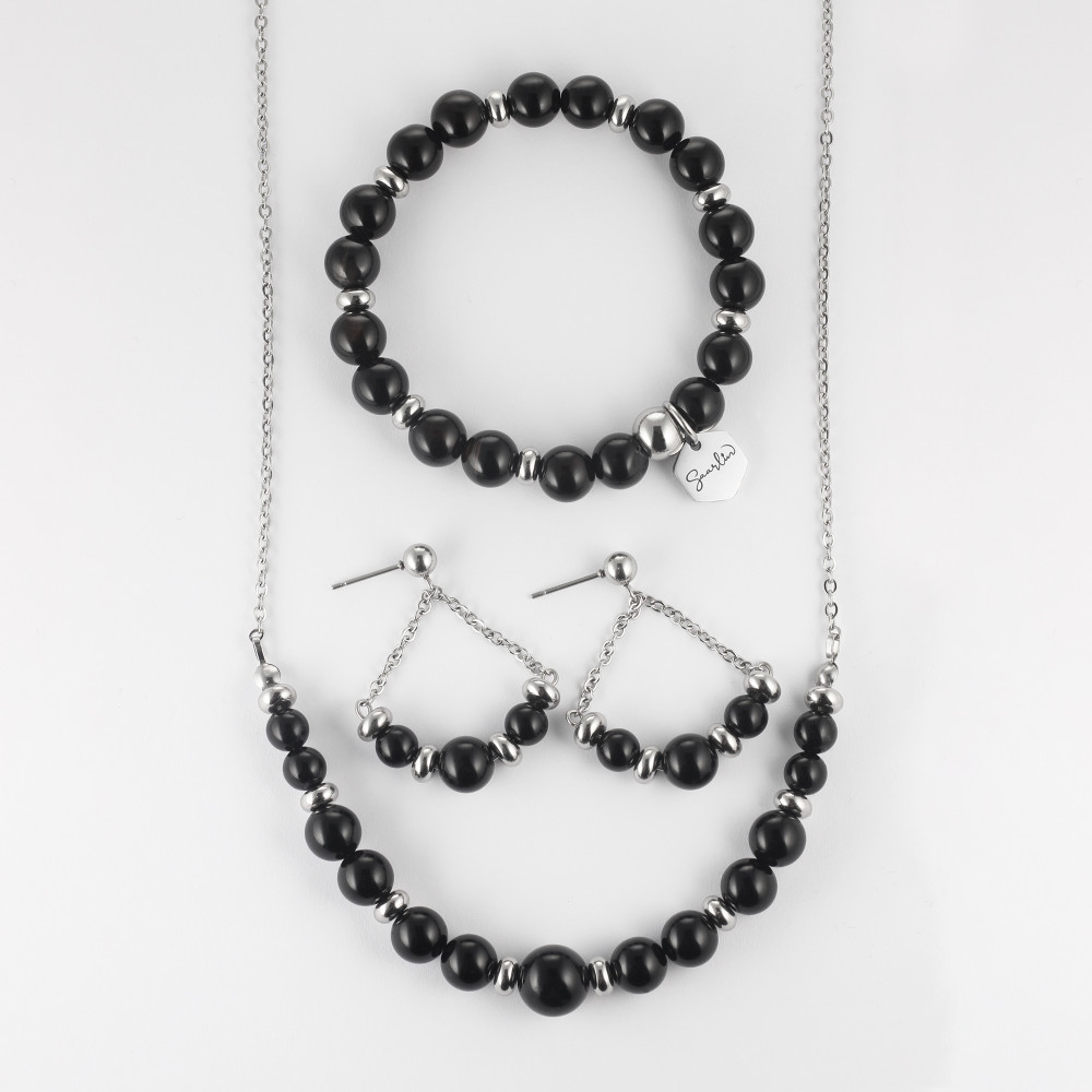 Nyx-necklace